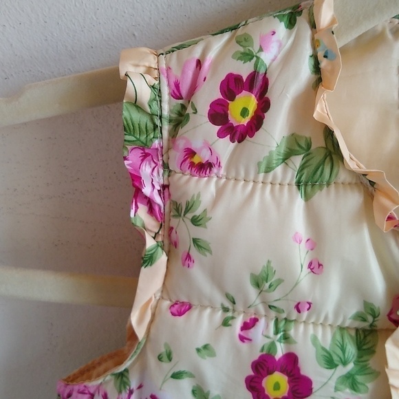 Bailey's Blossoms Floral Puffer Vest Roses Ruffles Toddler/Small - Picture 2 of 8